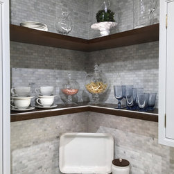 Galleries & Displays - Undercabinet Lighting