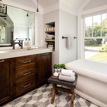 Camaran lake House bathroom