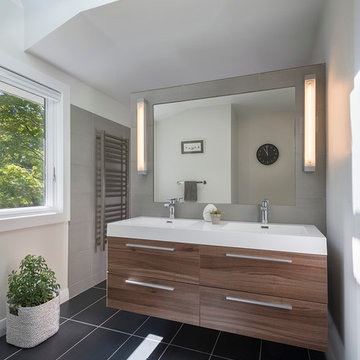 Midcentury Bathroom