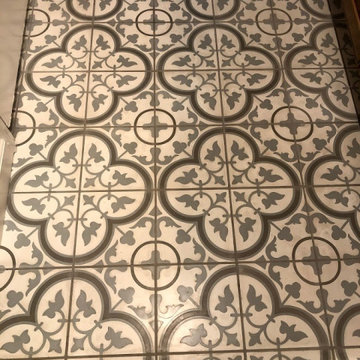 Bel Air Hall Bath
