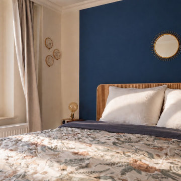 Schlafzimmer im winterlichen Morgenlicht