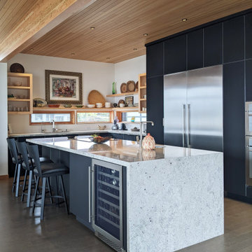 Dramatic Black: An Individual Kitchen