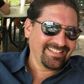 Vic Gallos foto