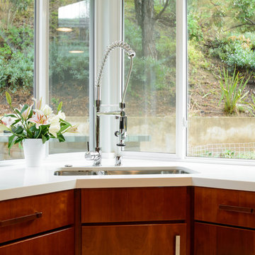 Modern Spacious Kitchen Remodel with Movable Island