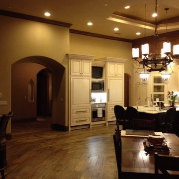 Two-Tone Kitchens