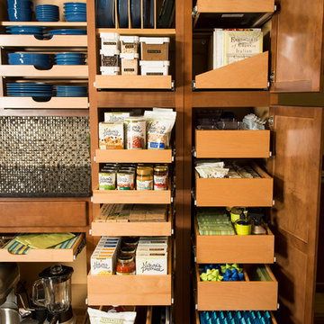 Pull Out Shelves for the Entire Kitchen