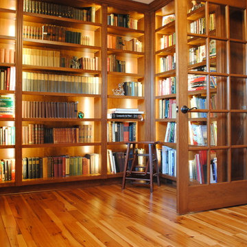 Traditional Akron, Ohio Area Library