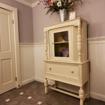 Coastal Victorian Guest Bath