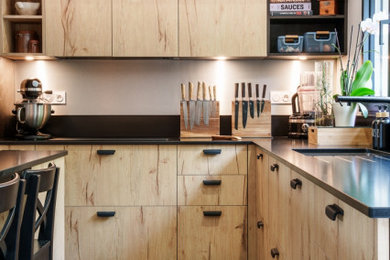 Réalisation d'une cuisine design.
