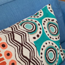 Idyllic Surrey Cottage - Bed Cushions