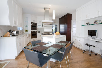 Transitional kitchen photo in Miami