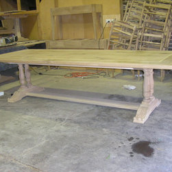 17th century Carved refectory table - Dining Tables