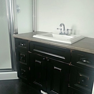 75 Most Popular Shabby Chic Style Bathroom With Laminate