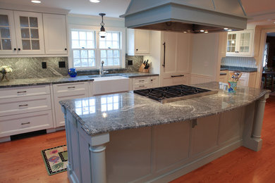 Example of a classic kitchen design in Boston