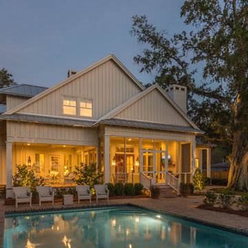 Classic Upscale Waterfront Cottage with Commanding View