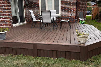 Example of a minimalist deck design in Toronto