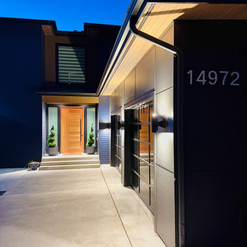 Modern Northwest Home with Warm Exterior Lighting