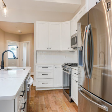 904 Quincy St NE #4