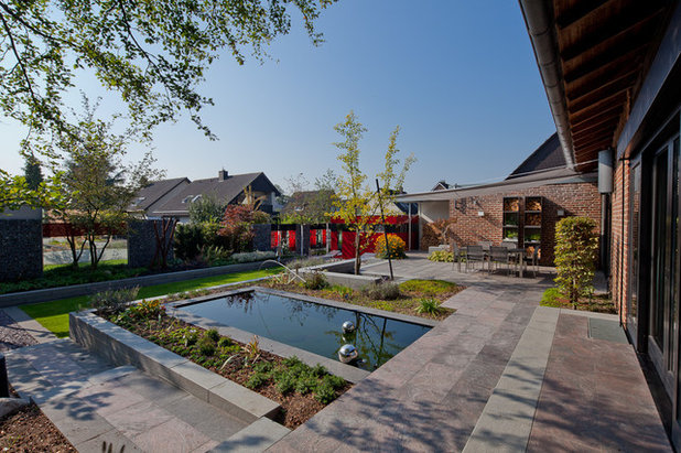 Gartengestaltung: Entspannung mit Teich und Rot