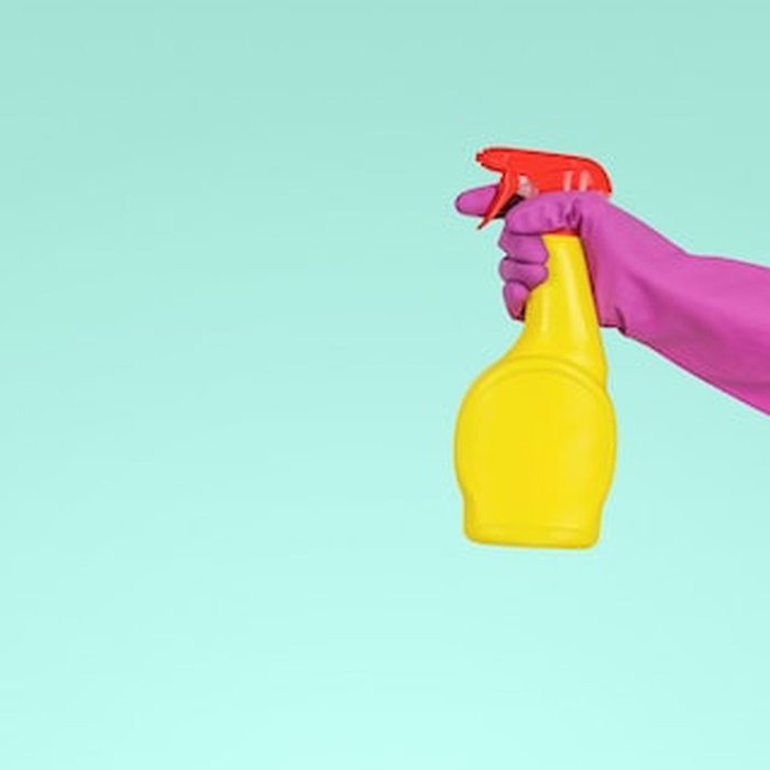 Cleaning bottle