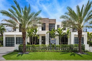 Contemporary exterior home idea in Miami