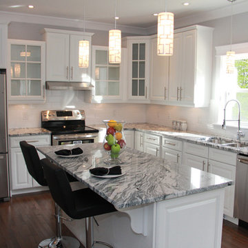 Aristokraft Maple Briarcliff II Raised Panel Maple Painted White