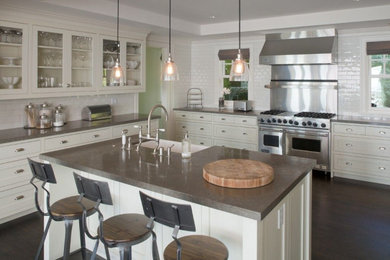 Example of a kitchen design in Seattle