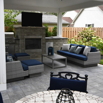 Outdoor living spaces - Outdoor kitchens & bars - Executive Landscape Northville