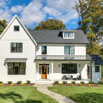 Modern Farmhouse – Black Windows & Warm Wood Accents