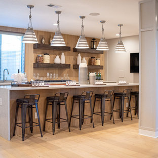 Mediterrane Küchen mit Rückwand aus Holz Ideen, Design & Bilder - Juli