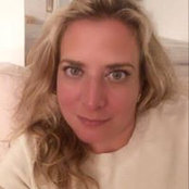 Cari Davines foto