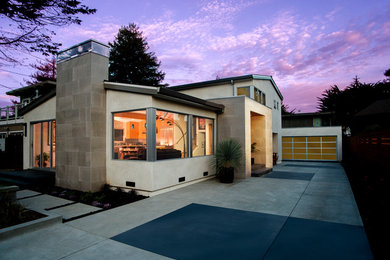 Example of a mid-sized minimalist gray split-level mixed siding exterior home design in San Francisco