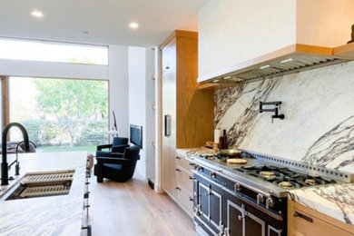 Kitchen photo in San Francisco