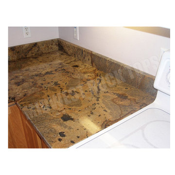 Kitchen with Lapidus Granite