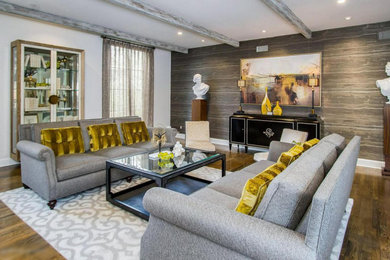 Transitional home design photo in Los Angeles