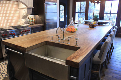 Farmhouse kitchen photo in Atlanta
