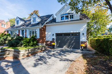 Transitional exterior home photo in Toronto