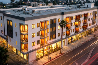 Inspiration for a modern home design remodel in Los Angeles