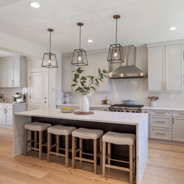 Elegant and sophisticated Home & Kitchen remodel