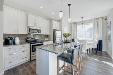 Kitchen - kitchen idea in Calgary