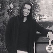Manny Alva's photo