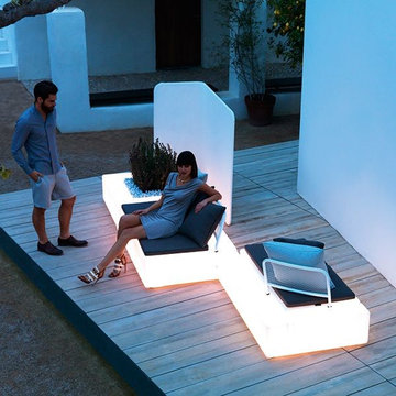 Kes Illuminated Sectional Sofa