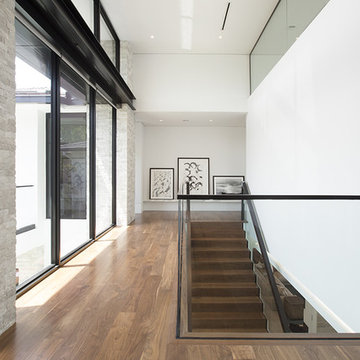 Contemporary Waterfront Elegance