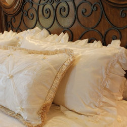 Bedrooms - Bed Pillows