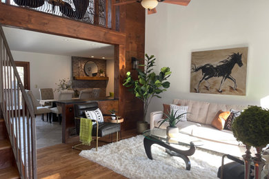 RIverfront cottage-living room