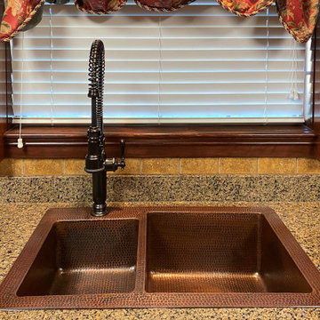 33" Hammered Copper 40/60 Double Basin Kitchen Sink (K40DB33229)