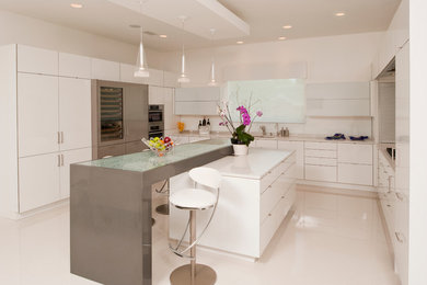 Inspiration for a contemporary kitchen remodel in New Orleans