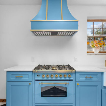 Eye-catching Bright Blue Kitchen