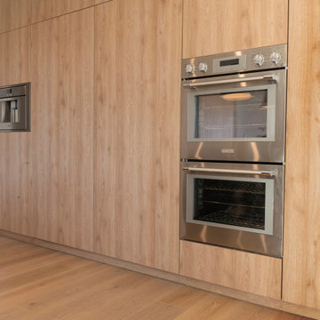 A Modern Country home in Hidden Hills thanks to the woodwork