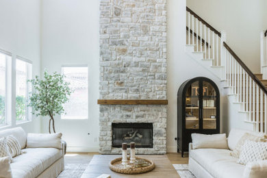 Farmhouse living room photo in Phoenix